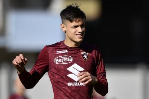 记者：米兰高层接触都灵中场里奇，球员愿加盟但面临国米竞争