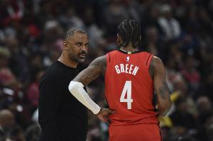 尼克-杨：杰伦-格林是主要得分手之一但教练不信任他 那很难赢