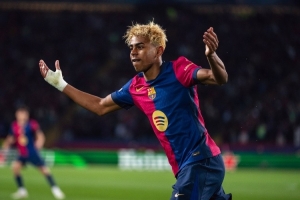 费迪南德：同年龄的亚马尔强于C罗梅西，17岁出场百次太夸张