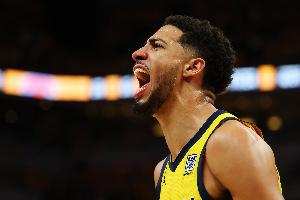 哈利0.3秒准绝杀 是总决赛历史自1997年乔丹以来最接近压哨的绝杀