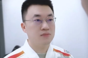 搞这么尬？WBG队内选手无表情对视挑战：Xiaohu横扫全场