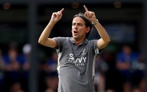 小因扎吉：赛后瓜迪奥拉与我握手并表示祝贺，我们彼此尊重