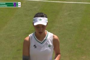 70小时3赛！王欣瑜首日2-0穆霍娃，昨天女双0-2，今天单打0-2