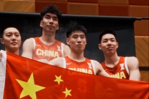 中国男篮亚洲杯定妆照拍摄花絮来袭 张宁现身 徐杰未出镜