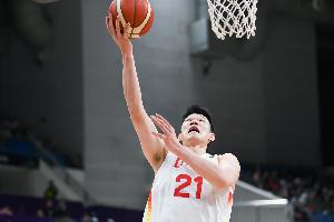 媒体人：半场领先10分留对手反超的幻想空间 我们最大问题在防守