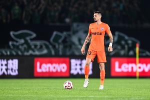 因红牌总计被罚11.5万！布尔克踢人染红，内部处罚10万+足协1.5万