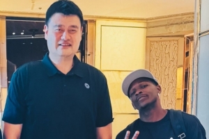 爱德华兹要隔扣姚明来致敬！森林狼官推：只有他敢这么说