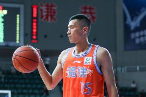 媒体人：陈林坚已到队跟山东男篮会合 体检体测顺利完成