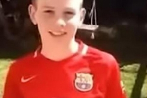 世体：皇马新援马斯坦托诺曾穿巴萨球衣拍视频，直言偶像是梅西