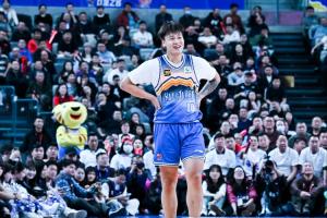 直播吧：新疆未主动寻求交易