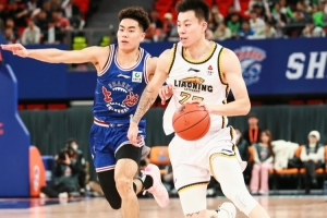 媒体人：上海送出两名年轻球员+一笔现金 得到张镇麟