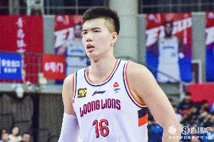 直播吧：焦泊乔愿意前往广东效力 此前上海是他的理想下家