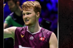 羽毛球世锦赛：安东森2-0击败周天成，晋级男单半决赛