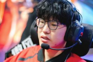 Jiejie更博：今年草草结束现在也有些意难平 没能和大家拿到胜利心中有愧