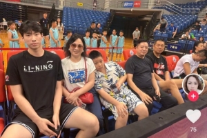 媒体人：清华附中内线核心李俊贤加盟青岛男篮青年队