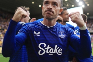 格拉利什埃弗顿头两次首发送4个助攻，成为英超历史第二人