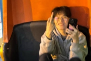 Ahn：can神让你上台给我亮中指 我只能带着你的力量冲季后赛了！