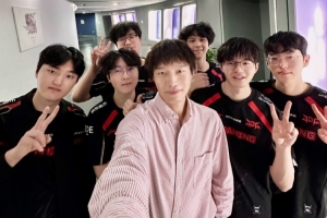 peyz分享JDG成员合照：谢谢大家 深圳见！