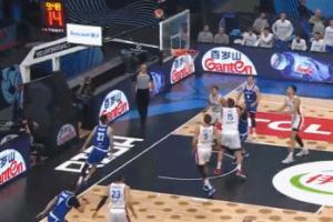 和这样的人打球太爽了！约基奇神仙四分卫长传送队友上空篮