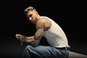 拉莫斯单曲上线！瑞安航空调侃：禁止这首歌在我们飞机上放