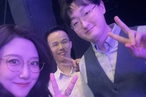 解说璨璨更博：3-0了！XG！！下一场战车也要加油！！