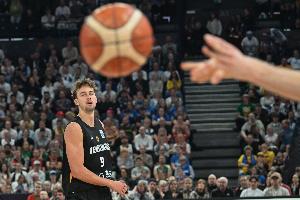 两队唯一得分上双！小瓦格纳半场10中3拿到10分3板2助