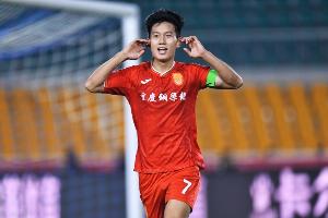 中甲球王水分大？向余望20轮14球，U22两战鱼腩0球&频频浪费良机