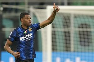 邓弗里斯：我问范迪克如何出席金球奖晚会 范迪克：穿件漂亮衣服