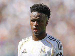 奥维耶多主席：警方未发现种族歧视维尼修斯，我相信我们的球迷