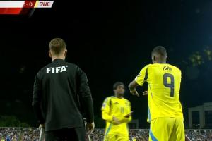 英超标王新赛季首秀！瑞典0-2落后科索沃，伊萨克72分钟替补登场