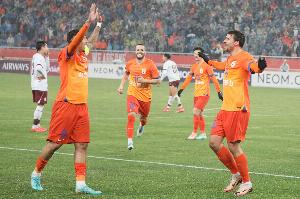 鲁媒：事实证明此前瓦科、克雷桑不兼容，是崔康熙战术设计的问题