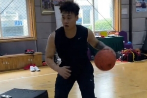 赵睿晒训练视频：尊重所有声音 但只成为自己 不至于前 不止于此