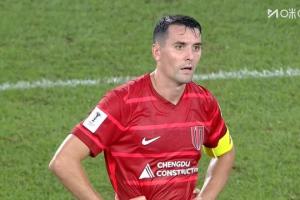 无法相信！蓉城遭黑色三分钟被蔚山绝杀，周定洋赛后无奈愣在原地