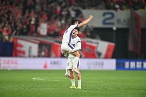 津门虎外援快乐生活：萨尔瓦多爱美，阿代米社牛，罗斯睡觉抱枕头