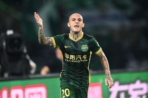 记者：米特里策随浙江队前往长春，明晚能否出场依然不明朗