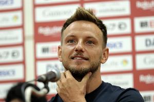 拉基蒂奇：费尔明确实赢得了首发机会，但我认为奥尔莫才是首选