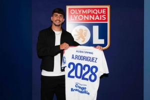 官方：里昂与17岁英格兰边锋罗德里格斯续约至2028年