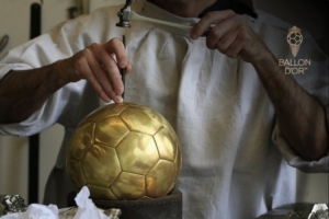 还剩两天花落谁家金球奖官方晒海报预热颁奖仪式