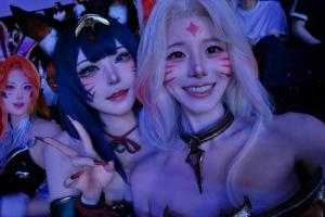 这都有你啊！韩援Coser Yasal晒LPL决赛现场“合影”照片