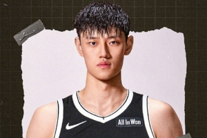 恭喜！篮网官方晒曾凡博签约照 并制作海报欢迎小曾来到布鲁克林