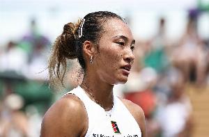 即将复出，央视：郑钦文现身钻石球场备战中网，并在健身房训练