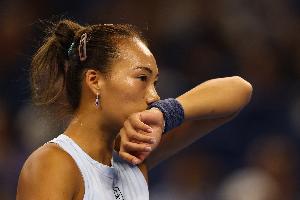 两度被破发！郑钦文首盘4-6不敌诺斯科娃，大比分0-1落后