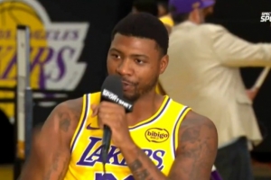 斯玛特谈东西部不同：东部打对抗 西部玩跑轰