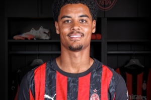 德温特：魔笛有金球和六欧冠，若他都不抱怨其他人有什么资格抱怨