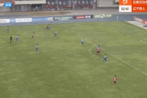 太强了！姆本扎鱼跃冲顶梅开二度26轮26球，辽宁铁人再度领先