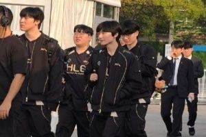 被AL翻盘击溃！吧友们觉得HLE本场比赛失利谁的问题最大？