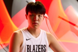 季前赛场均8分3.5板！杨瀚森的努力&进步有目共睹 新赛季继续加油