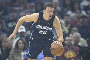 还是很稳！小瓦格纳14中8&三分6中3砍全场最高24分 另有3助2断