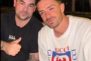 喝到双眼迷离格拉利什迪拜度假酒吧畅饮，与女粉丝亲切耳语