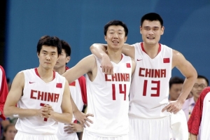 阿里纳斯：这支火箭就像奥运上的中国男篮 每个人都2米10以上